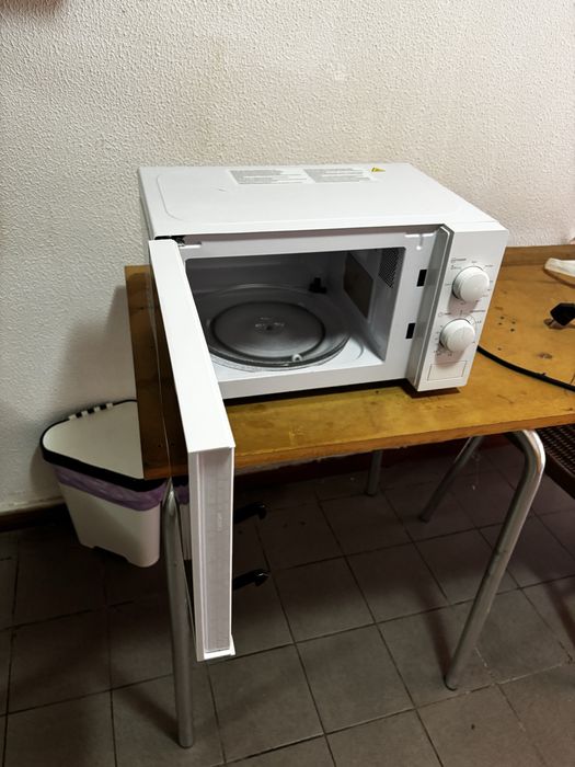 Microondas semi novo
