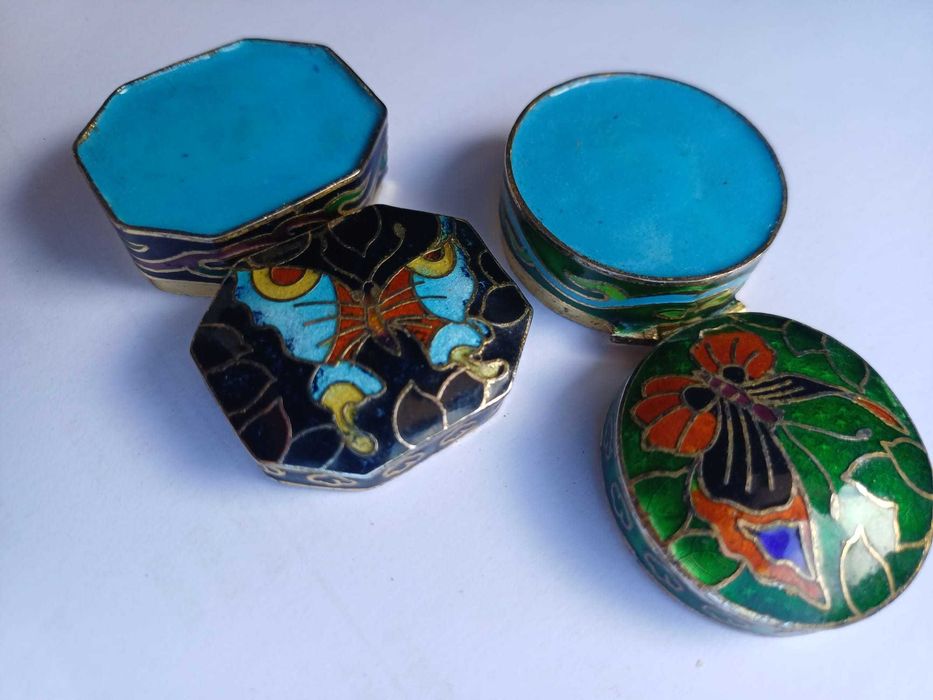 Caixinhas metálicas, com tampa, para jóias, com ilustração de borboleta
