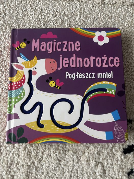 Książka pogłaszcz mnie dotykowa sensoryczna Magiczne jednorożce