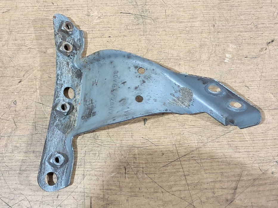 Wspornik uchwyt mocowanie błotnika prawy prawe AUDI A4 B7