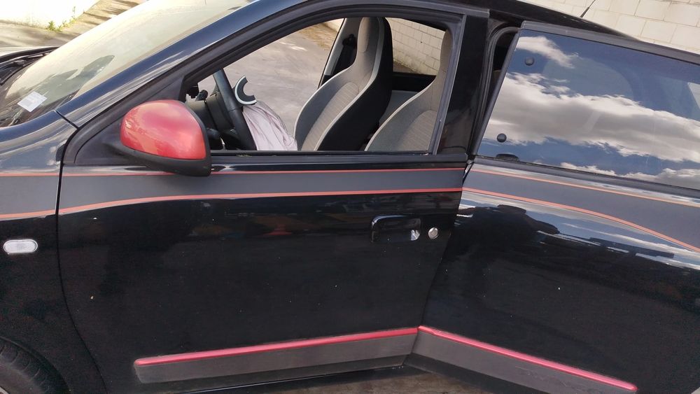 Porta frente esquerda RENAULT Twingo III (BCM_)