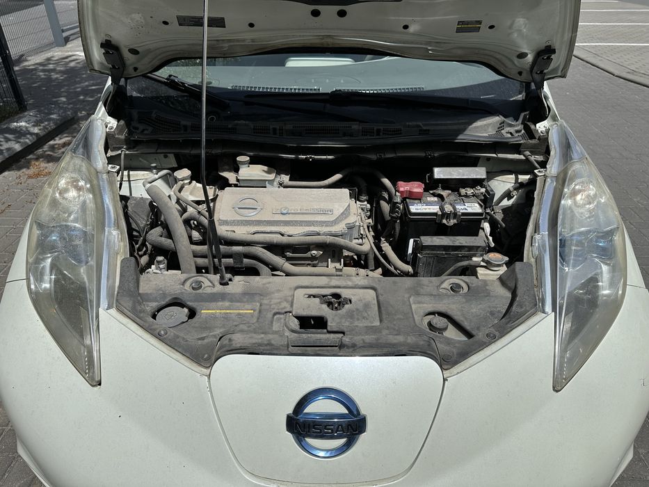Nissan Leaf 2011, електро, автомат