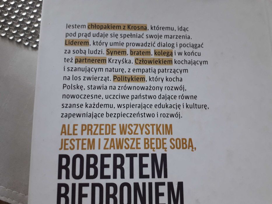 Robert Biedroń- Pod prąd. Rozmowa, biografia. Magdalena Łyczko. NOWA
