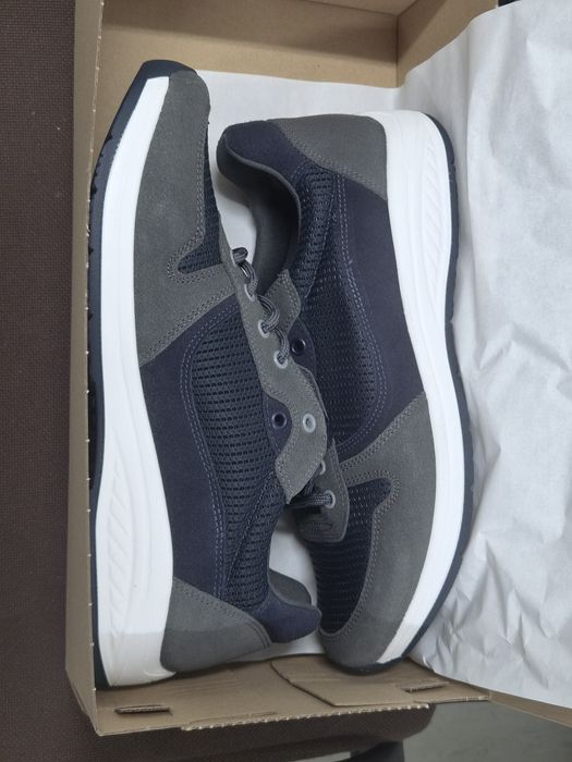 Buty sportowe GREGOR wzór 904A/ MON roz.43 jagodziany