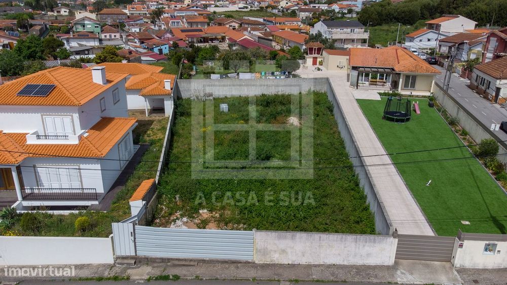 Terreno Urbano com 696 m2 em Esmoriz, Ovar