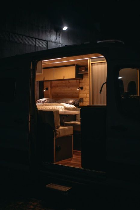 Campervan Autocaravana Ford Transit, autónoma, Conversão a estrear