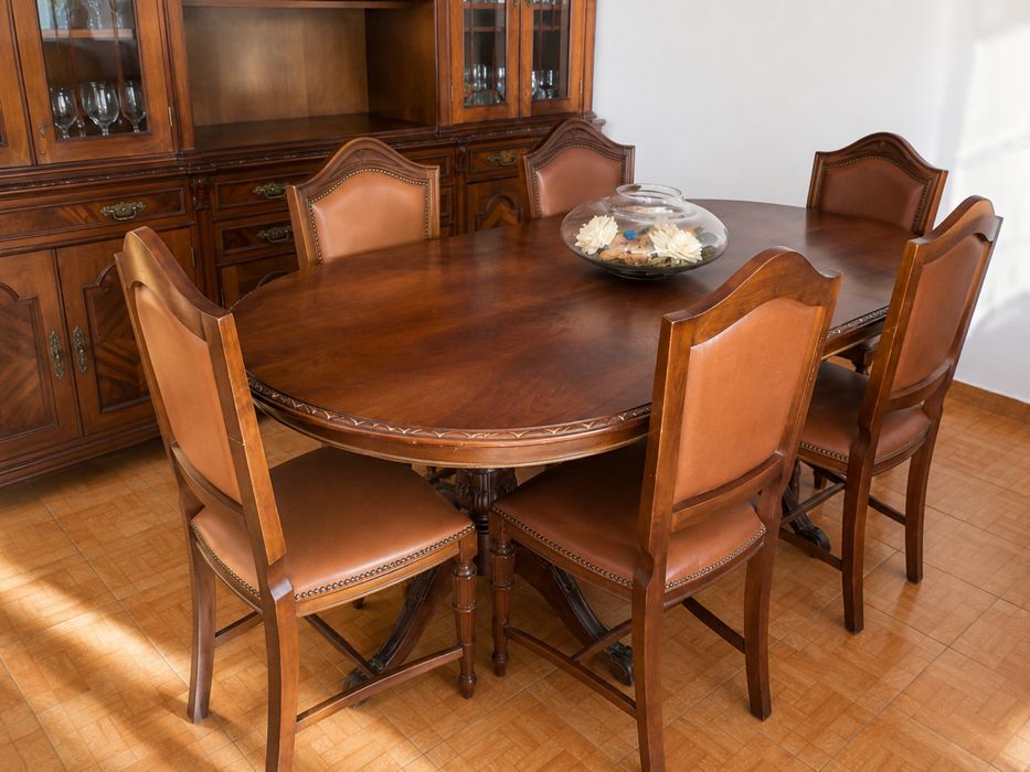 Mesa de Jantar Clássica em Madeira  + 6 Cadeiras