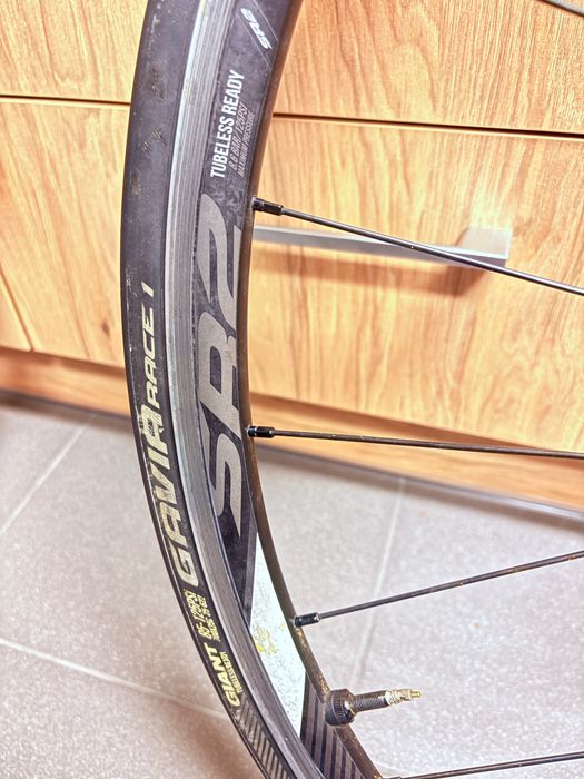 Sprzedam Koła Giant SR2 szosowe