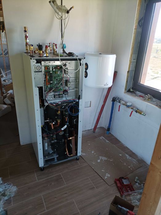 Pompa ciepła Samsung EHS Split R32 Hydro Unit 9,0 kW 3-fazowa