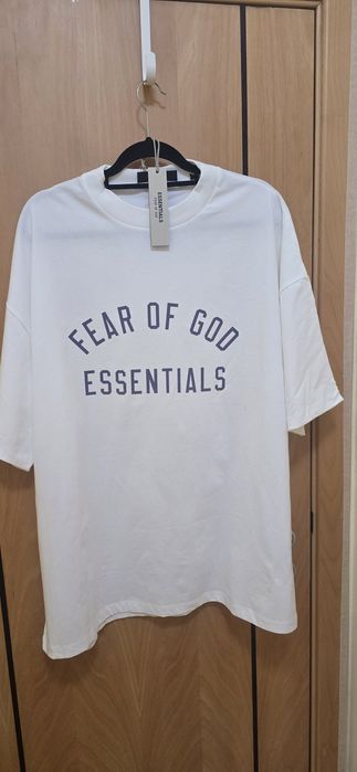 Fear of god essentials t shirt