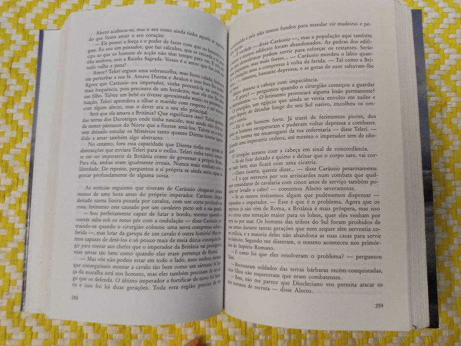 A SENHORA DE AVALON – 
Marion Zimmer Bradley