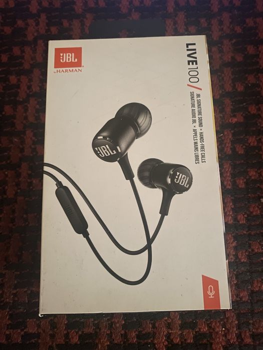 Дротові вакуумні навушники JBL Live 100