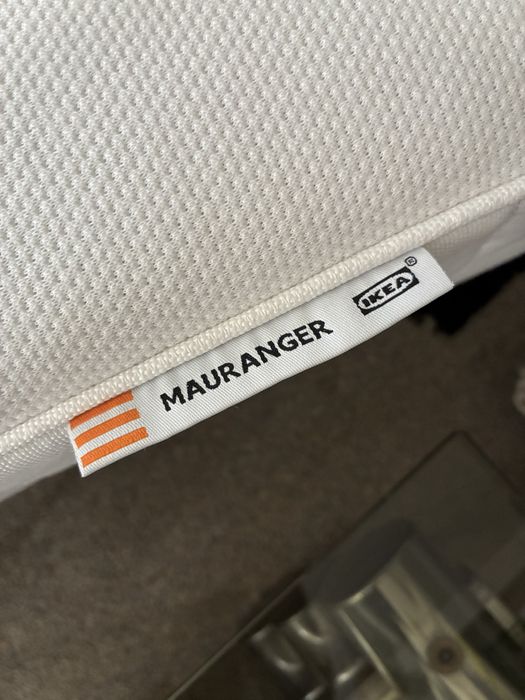 Estrado com 6 pés + colchão Ikea Mauranger 140x200