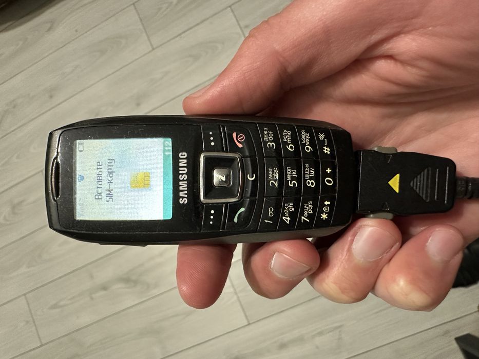Акція! Кнопочный телефон Samsung — простой и надёжный