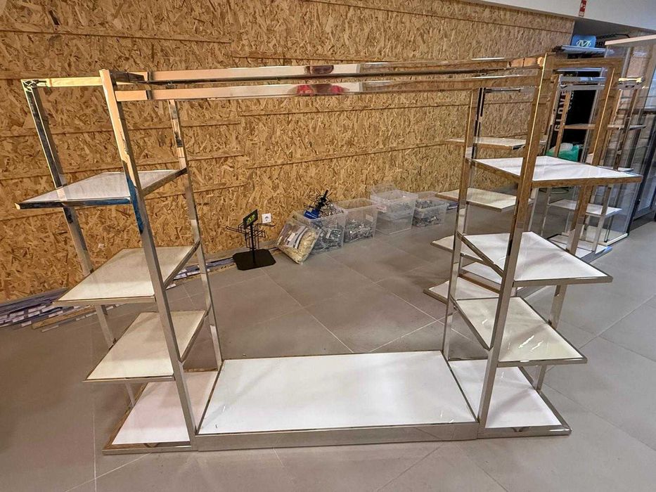 Expositores Roupa Loja