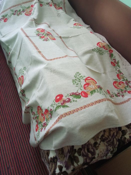 Пододеяльники ,простыни, наволочки.