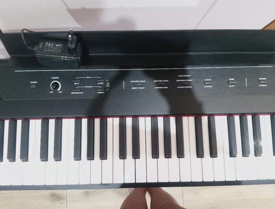 Цифрове піаніно (електропіаніно)