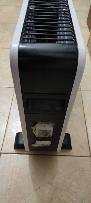 Heater with remote control, like new.64584882553089121