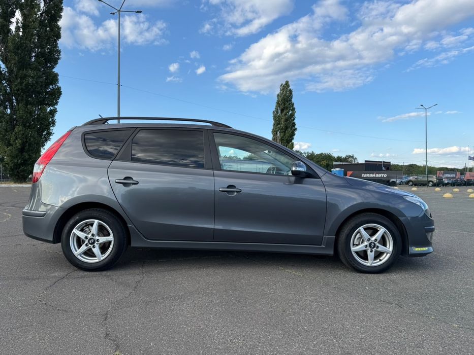 Продам автомобіль Hyundai i30CW