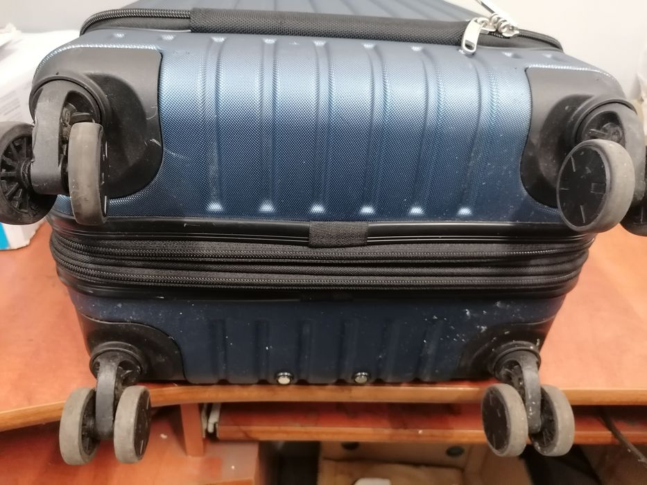 Walizka na kółkach level8