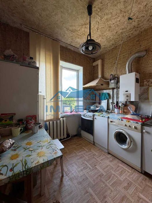 Продам 2-кімнатну квартиру в центральній частині міста.