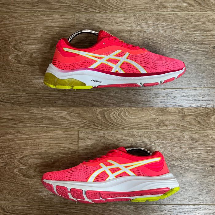 Продам БОМБЕЗНІ жіночі бігові кросівки Asics Gel-Pulse 11 Pink