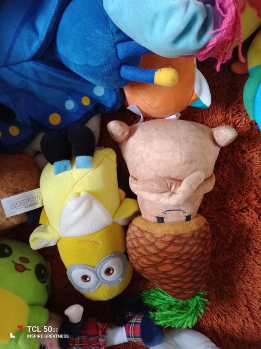 Saco com 55 peluches grandes e pequenos tudo em bom estado.