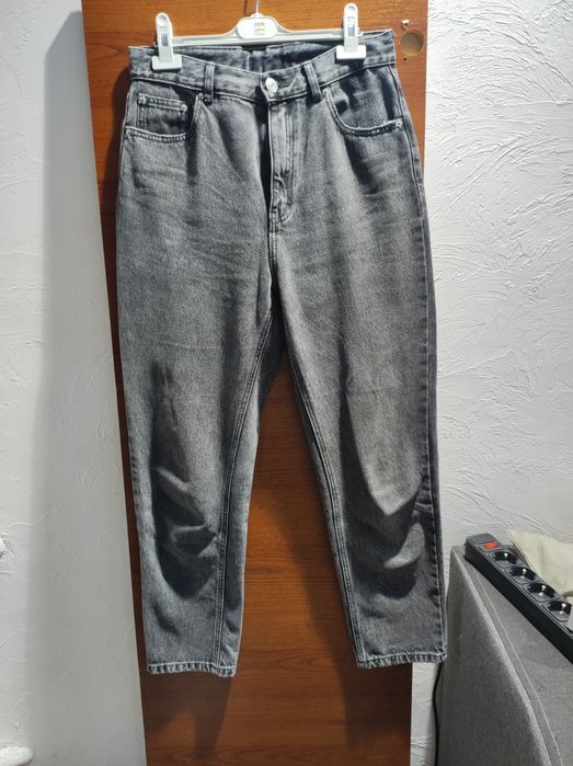 Джинси.        Мом