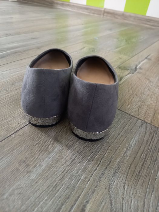 Buty na ozdobnym obcasie.Roz.37.