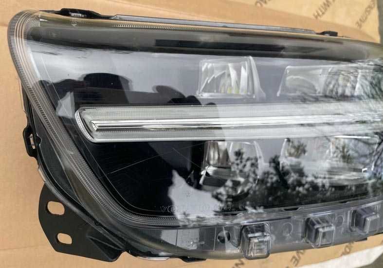 otica frontal ESQ volvo XC40 . fase 1 . FULL LED