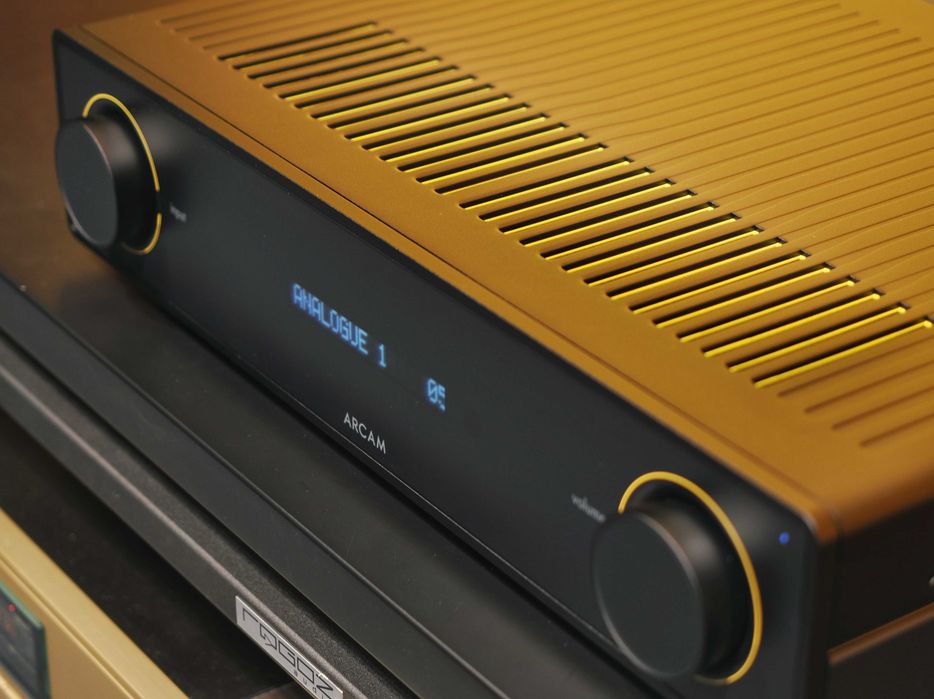 Wzmacniacz zintegrowany z Bluetooth Arcam A15+ nowy 2 lata gwarancji