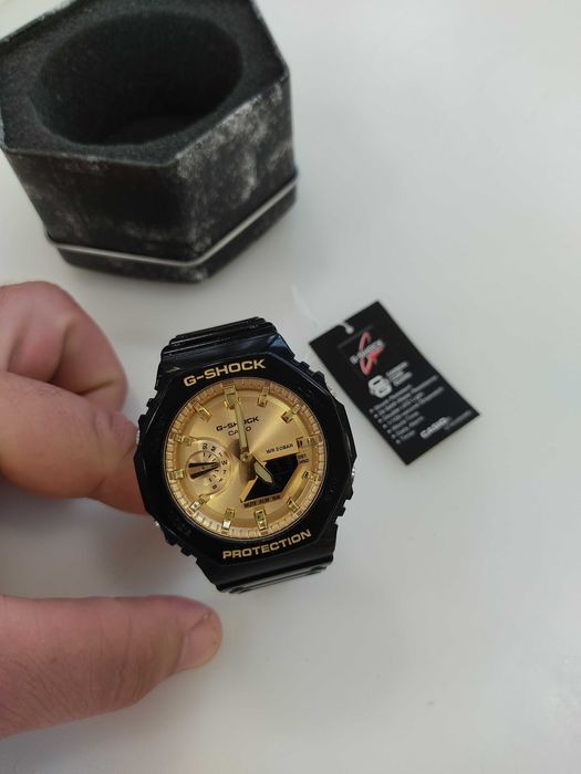 Zegarek męski G-Shock GA-2100GB-1AER czarno- złoty