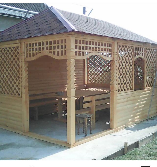 Альтанки ,  гойдалки.