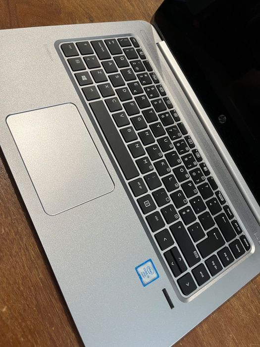 Portátil HP 1040 G3