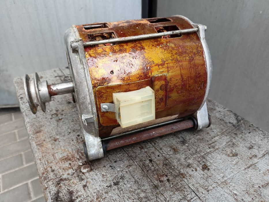 Двигун до пральної машини