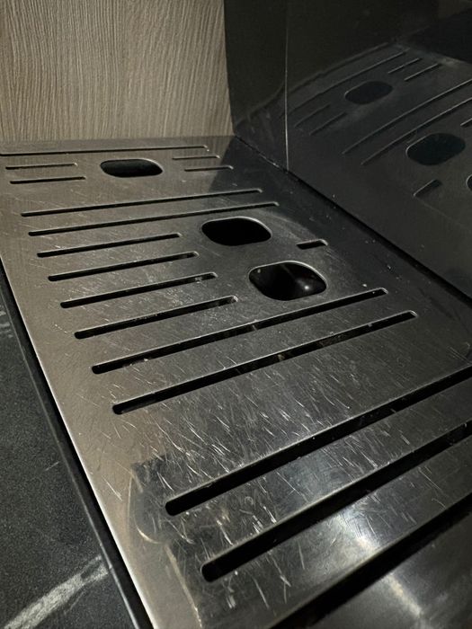 Ekspres DeLonghi Dinamica ECAM35X.55 z LatteCrema