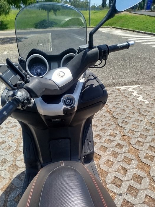 Yamaha XMAX  250