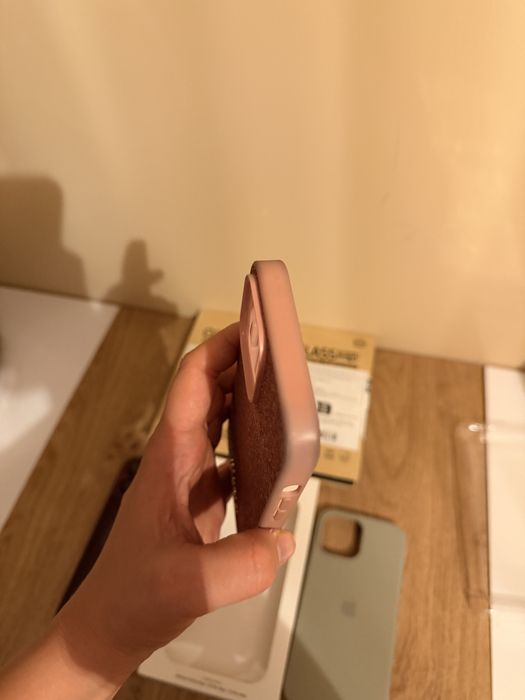 Etui guess z pudelkiem do iphone 13 pro max