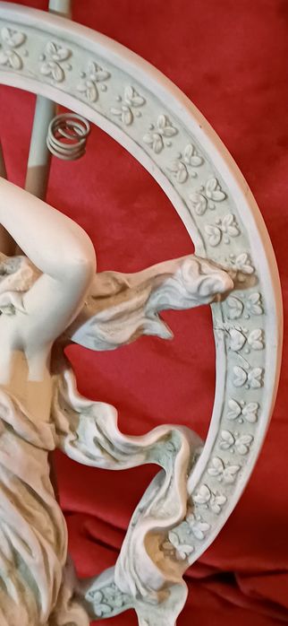 Candeeiro estátua  mulher estilo arte nova marfinite verde duas túlipa