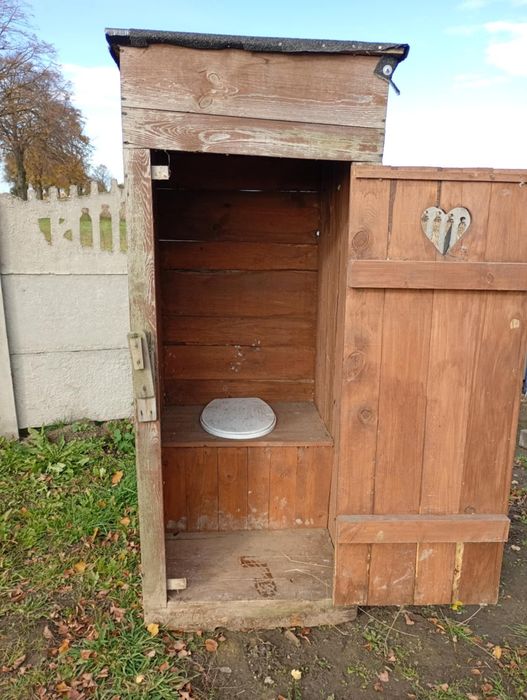 Wychodek drewniany / WC na działkę / budowe