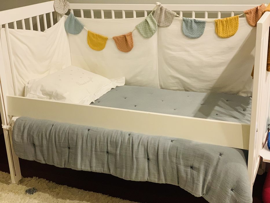 Vendo Berço Clássico ZARA HOME de madeira branca com rodas