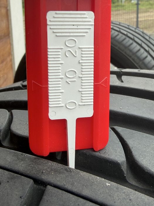 Opony 255/35  R20