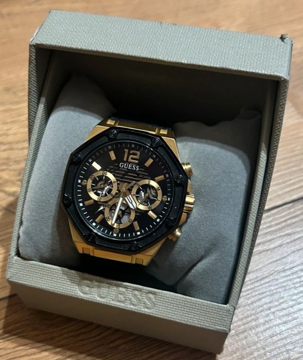 Guess Momentum-GW 0263G1