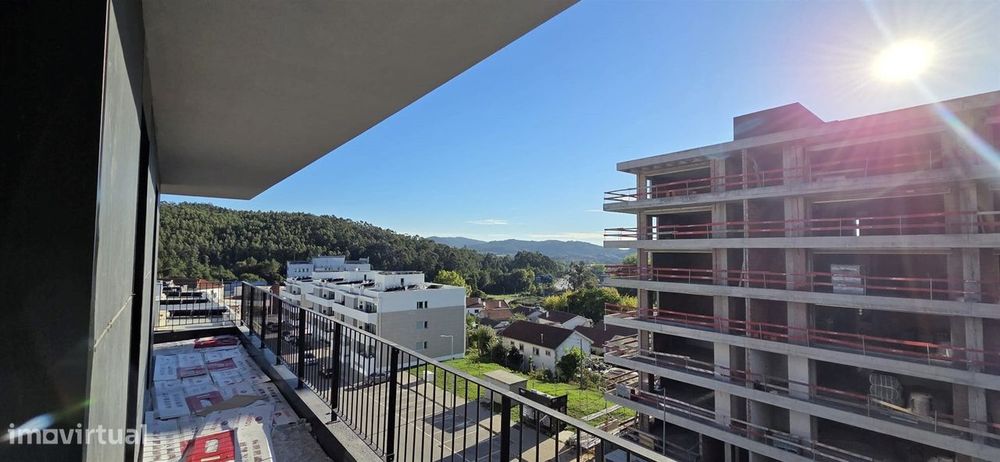 T2 Novo com Varanda e Garagem em Nogueira, Braga | 359.000 €