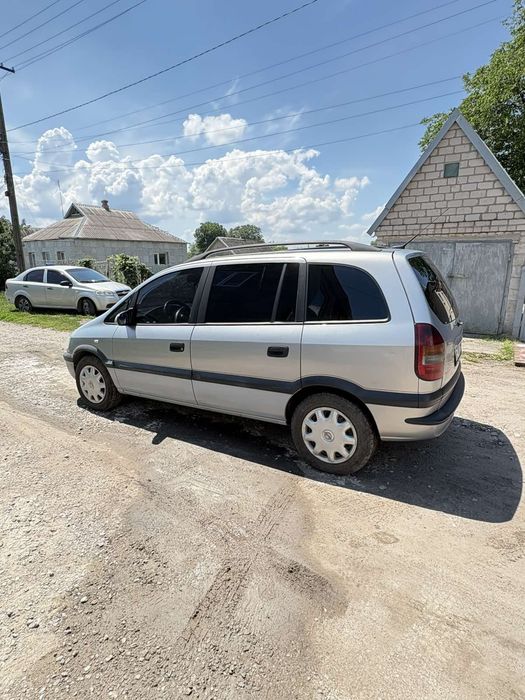 Продам Опель зафіра 2002 рік. 2.0 дизель