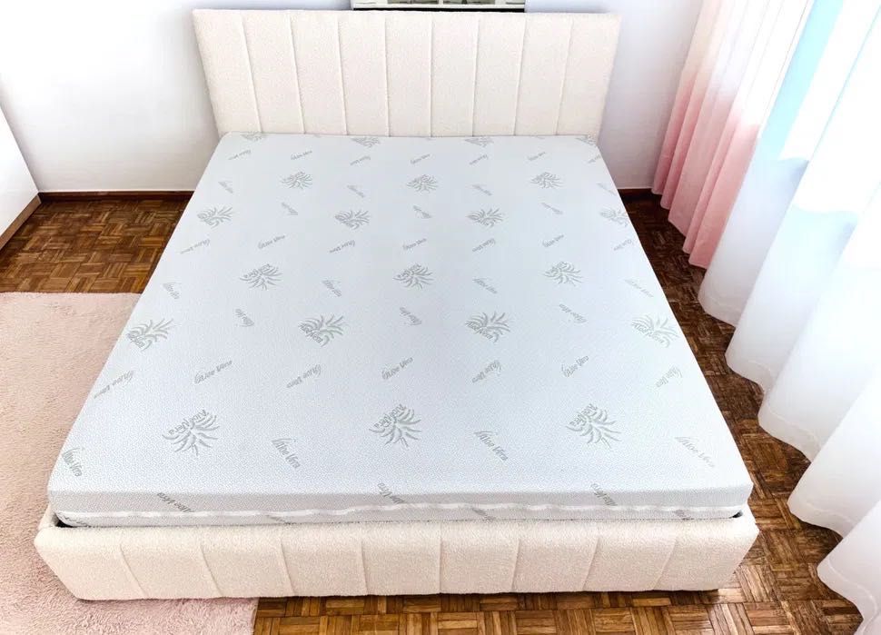 Łóżko ze stelażem pojemnik na pościel materac boucle 180 x 200 cm beż