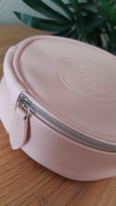 Viktor & Rolf Flowerbomb designerska kosmetyczka kuferek pudrowy róż