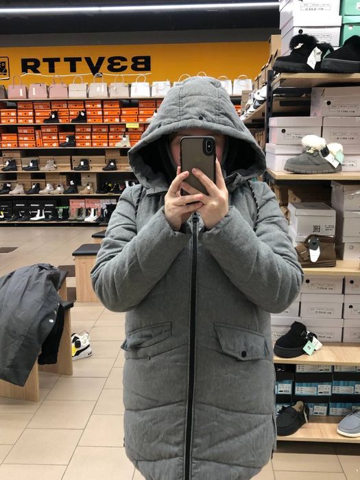 Жіноча куртка сірого кольору