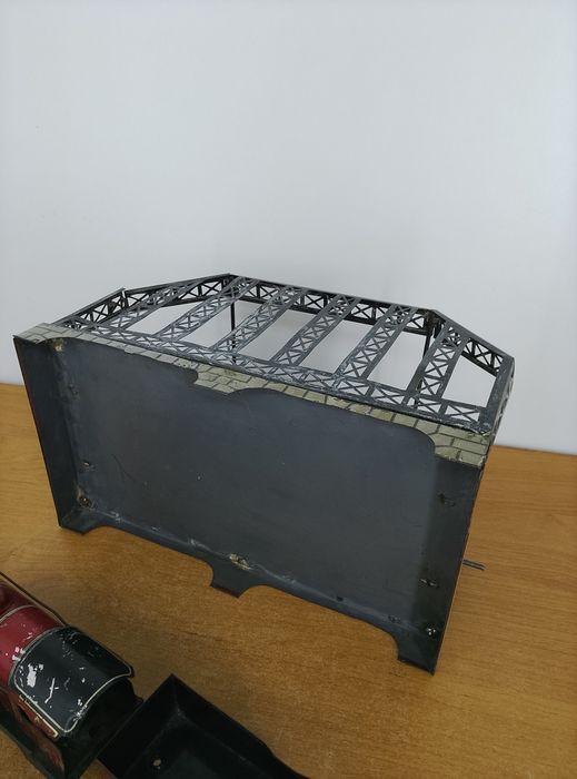 Stara metalowa kolejka z mostem – Meccano