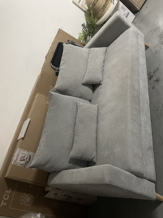 Sofa cinzento- kasa